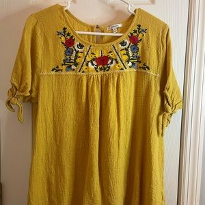 Women’s boutique blouse